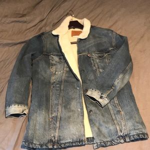 Levi’s Sherpa Lengthened Long Trucker